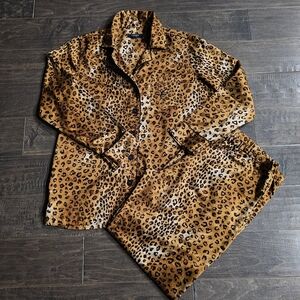 Ralph Lauren Chaps Women's Cheetah 2-Piece Pajamas sz medium